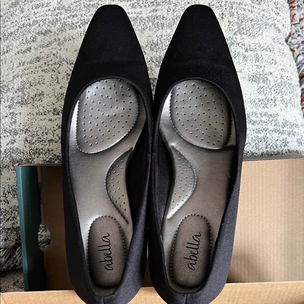 Abella Women's Elegant Black Loafers